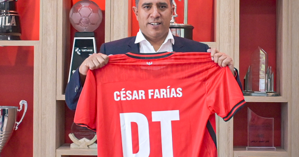 César Farías, nuevo timonel Escarlata 